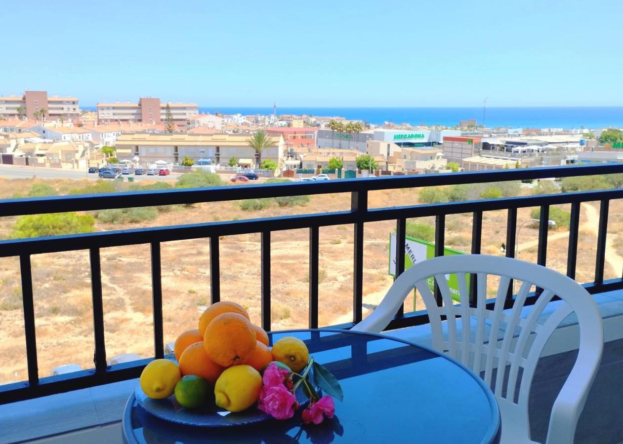 Studio With Terrace And Pool Torrevieja Extérieur photo