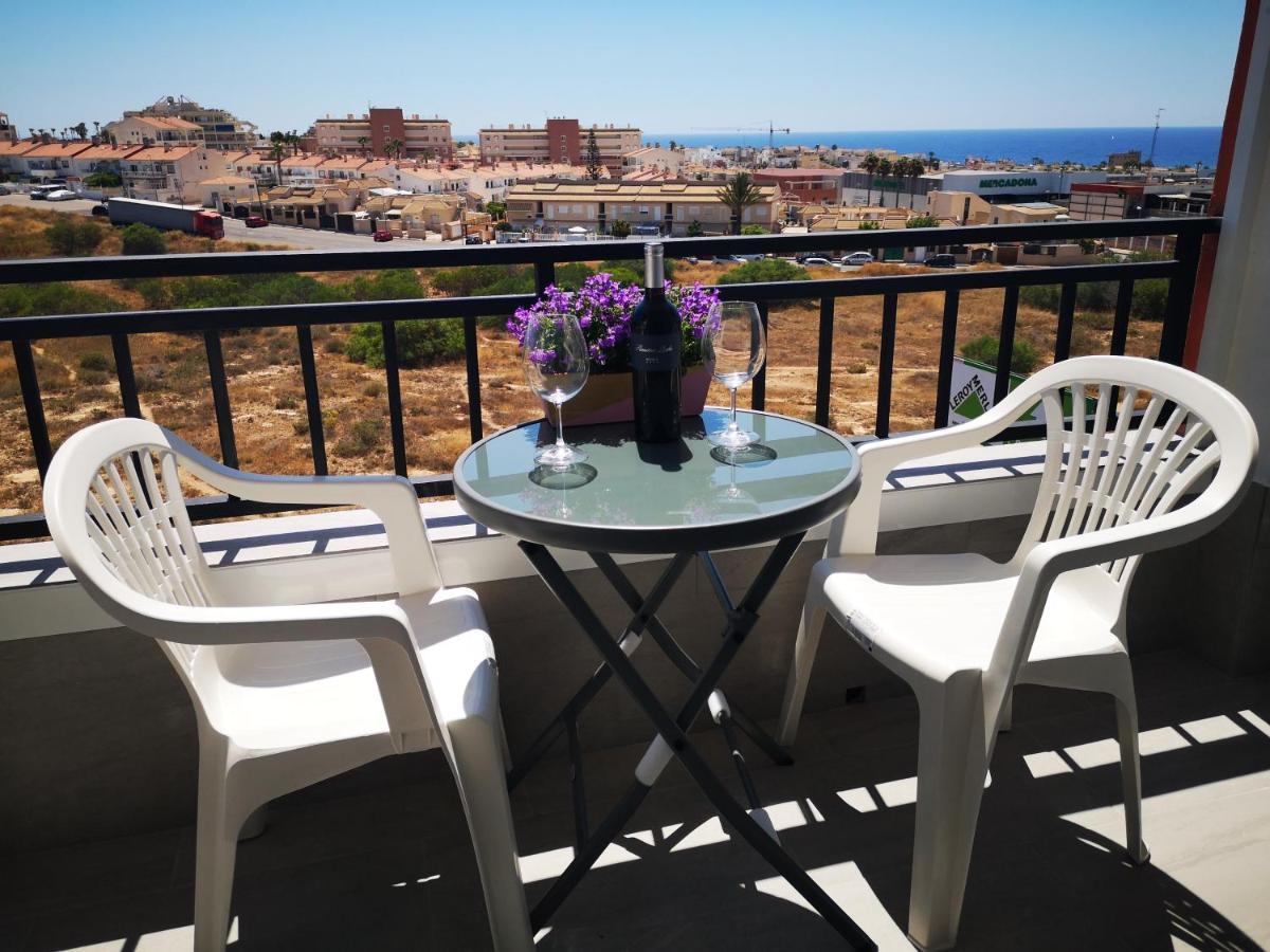 Studio With Terrace And Pool Torrevieja Extérieur photo